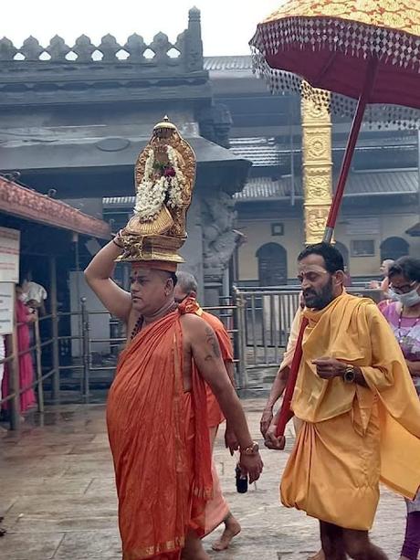 Thaye Mookambige !! ~ सिवः शक्त्ययुक्तो यदी भवति शक्तः प्रभवितुम् । Thaye Mookambige !! ~ सिवः शक्त्ययुक्तो यदी भवति शक्तः प्रभवितुम् ।