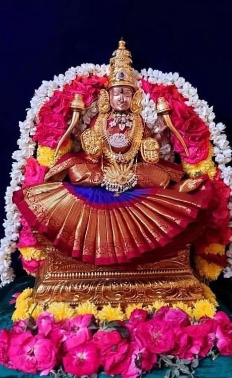 Thaye Mookambige !! ~ सिवः शक्त्ययुक्तो यदी भवति शक्तः प्रभवितुम् । Thaye Mookambige !! ~ सिवः शक्त्ययुक्तो यदी भवति शक्तः प्रभवितुम् ।