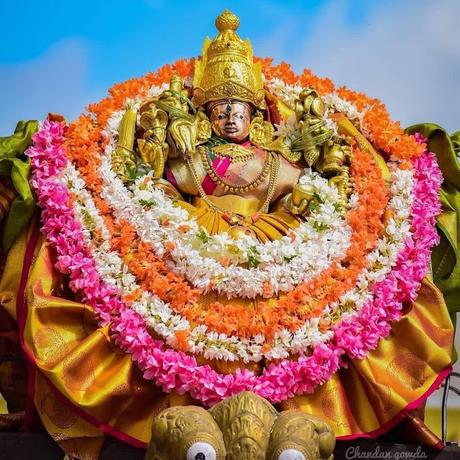 Thaye Mookambige !! ~ सिवः शक्त्ययुक्तो यदी भवति शक्तः प्रभवितुम् । Thaye Mookambige !! ~ सिवः शक्त्ययुक्तो यदी भवति शक्तः प्रभवितुम् ।