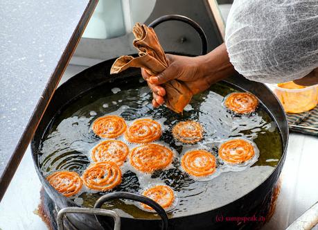 the  hot   Jalebi !!