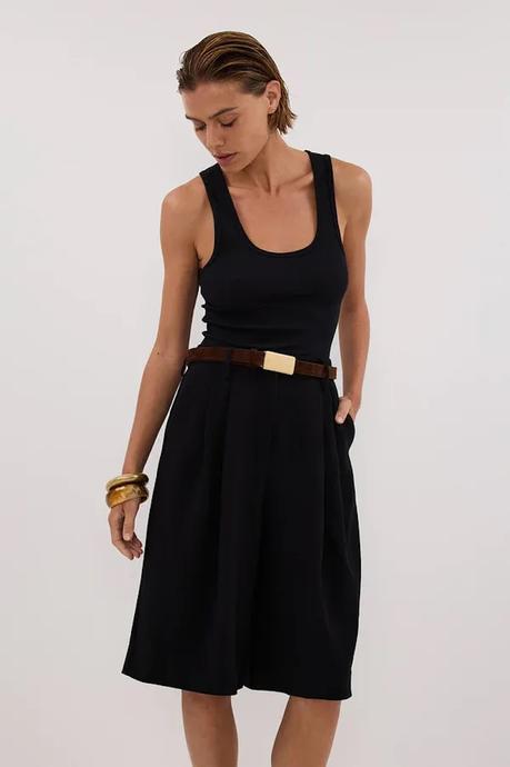 Bermuda Shorts Bermuda Shorts Style, Summer Style, Summer Outfit, Summer Style Inspiration, I'd Wear That, Warm Weather Style, Style Inspiration