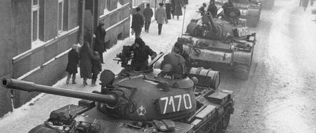 Poland’s self-limiting revolution in 1980 Poland’s self-limiting revolution in 1980