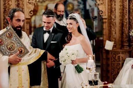 Chic White Floral Wedding Larissa