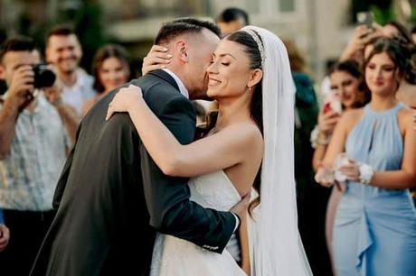 Chic White Floral Wedding Larissa