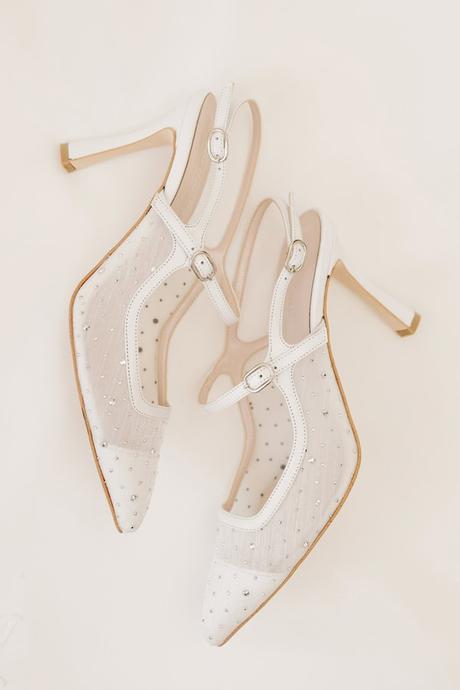 Chic White Floral Wedding Larissa