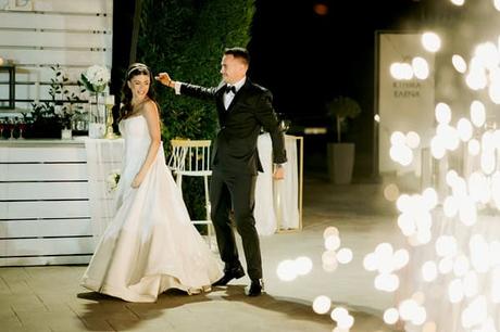 Chic White Floral Wedding Larissa