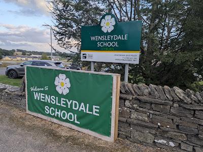 ✓992. The Wensleydale School