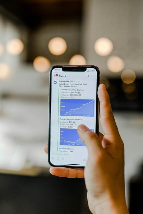 How to Send SMS Notifications: Twilio vs Firebase Cloud Messaging for App Alerts