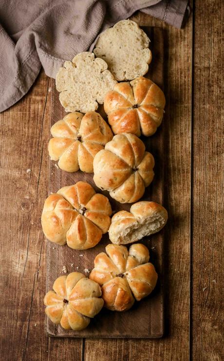 Pumpkin rolls