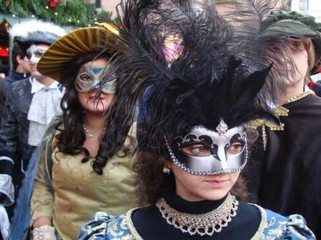 ReasonstoDress.com Carnevale di Venezia Venice Carnival History of Mardi Gra Martedì Grasso Fat Tuesday why do we wear masks visit Italy