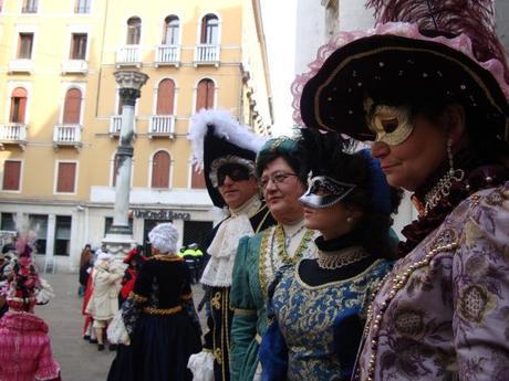 ReasonstoDress.com Carnevale di Venezia Venice Carnival History of Mardi Gra Martedì Grasso Fat Tuesday why do we wear masks visit Italy