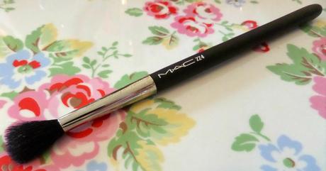 Mac 224 Tapered Blending Brush