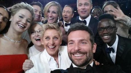  photo oscars-2014-ellen-degeneres-selfie-liza-minnelli-twitter_zps0056aeb1.jpg