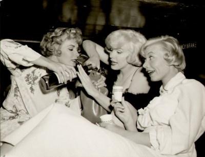 Marilyn Monroe Some Like it Hot Train Party Scene