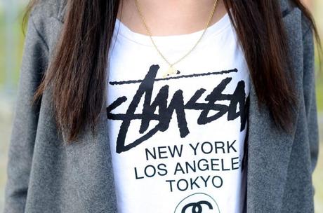 stussy white logo t-shirt