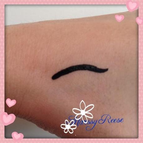 Essence || Liquid Ink Eyeliner Waterproof in Review