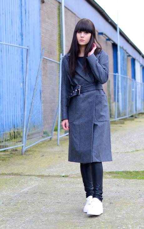 outfit long gray coat belt