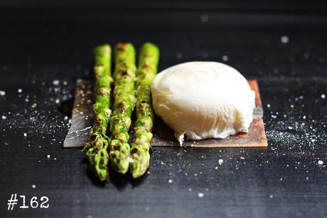 Asparagus with poached egg & serrano ham #162