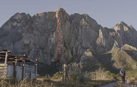 Alex Honnold  Climbs 500m Rock Wall Without Any Gear