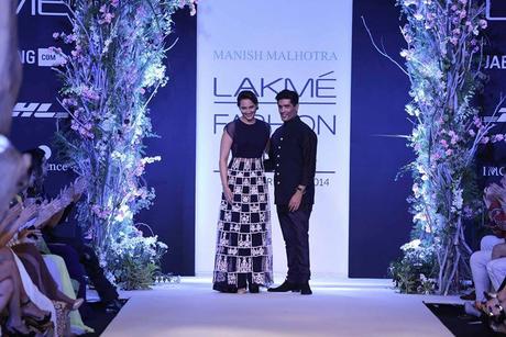 Lakme fashion week Sonakshi