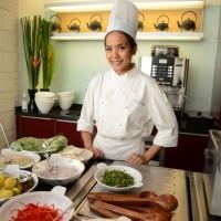 Chef Naowarat Charoenwong