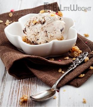 Chocolaty Chunky Strawberry Ice Cream | BeLiteWeight | Weight Loss Recipes