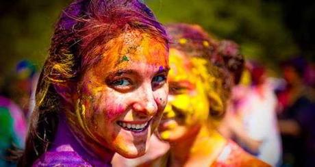 How to protect your SKIN & HAIR from Holi Colours