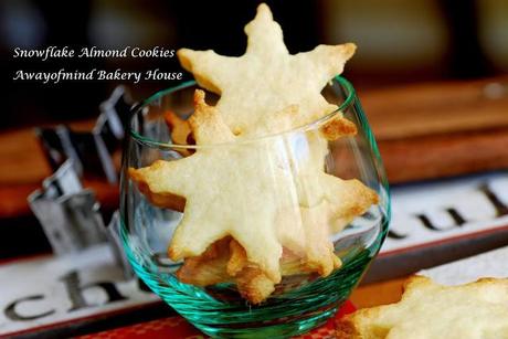 Snowflake Almond Cookies