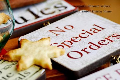 Snowflake Almond Cookies