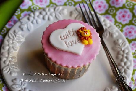 Fondant Butter Cupcakes : Happy Birthday WT