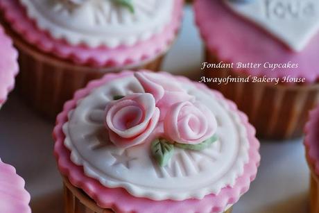 Fondant Butter Cupcakes : Happy Birthday WT