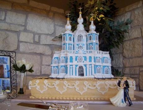 Extravagant wedding cake