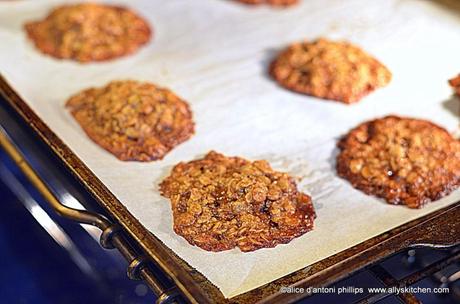 ~madam’s lace cookies~