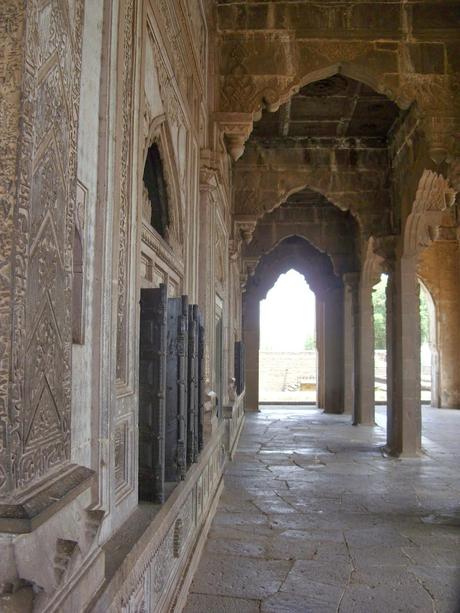 Ibrahim Rouza, Bijapur – The Black Taj of South India