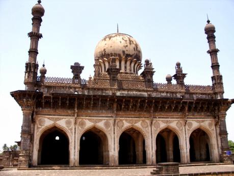 Ibrahim Rouza, Bijapur – The Black Taj of South India