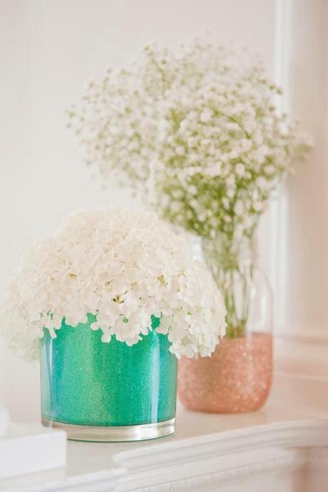 Holiday Gift Ideas: Easy & Inexpensive DIY Vases