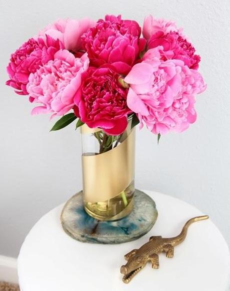 Holiday Gift Ideas: Easy & Inexpensive DIY Vases