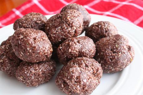 Raw Nutrient Filled Chocolate Coconut Pumpkin Balls (Dairy, Gluten/Grain and Refined Sugar Free)