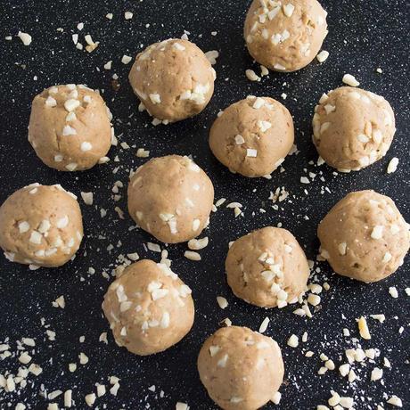 Pecan & Cashew Protein Balls