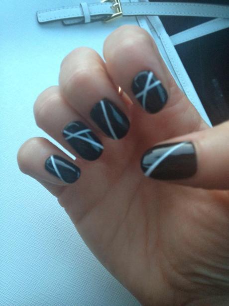 black and white nail art