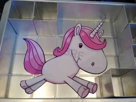 unicorn cartoon paper template in adjustable cake tin