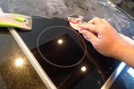 cleaning induction cooktop scraper