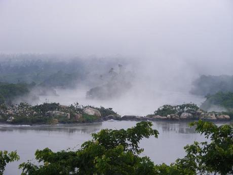 Dawn mist River Nile rapids, The Haven Lodge Jinja