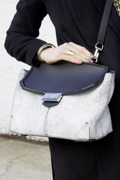 Handbag Essentials: What You Should Keep In Your Handbag Handbag Essentials