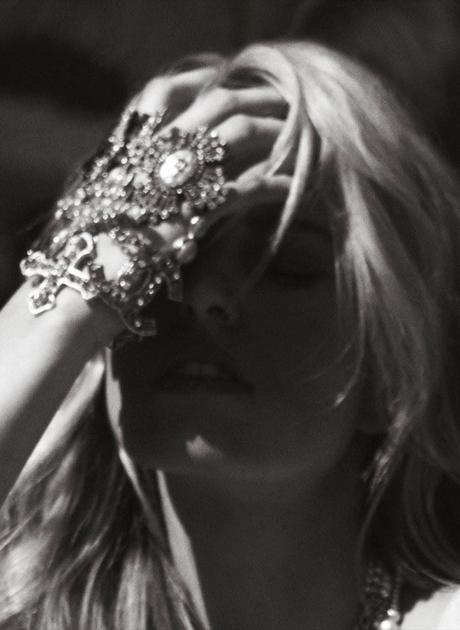 Karolina Kurkova by Koray Birand for Vogue Magazine, Mexico, April 2014