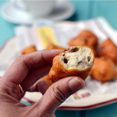 Instant Vada (using Urad dal flour)