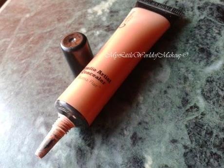 Oriflame Studio Artist Concealer Illuma Flair in Medium Review and Swatches