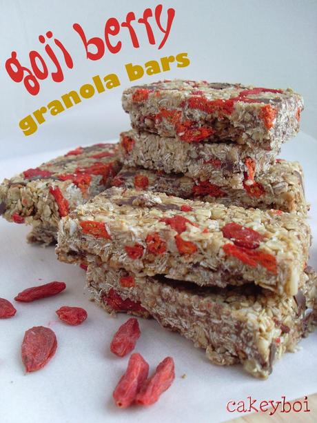 Granola bars with goji berries and chocolate chips
