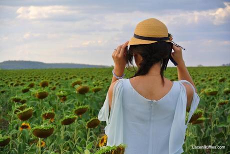 Tiffany on the sunflower field, Queensland | Lacenruffles.com