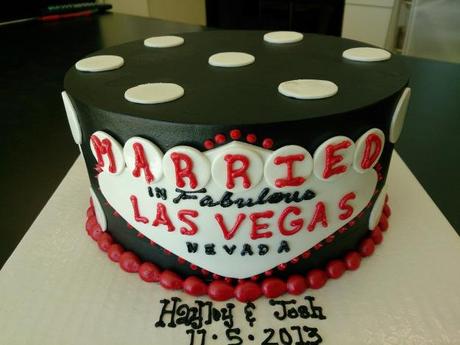 Vegas wedding cake